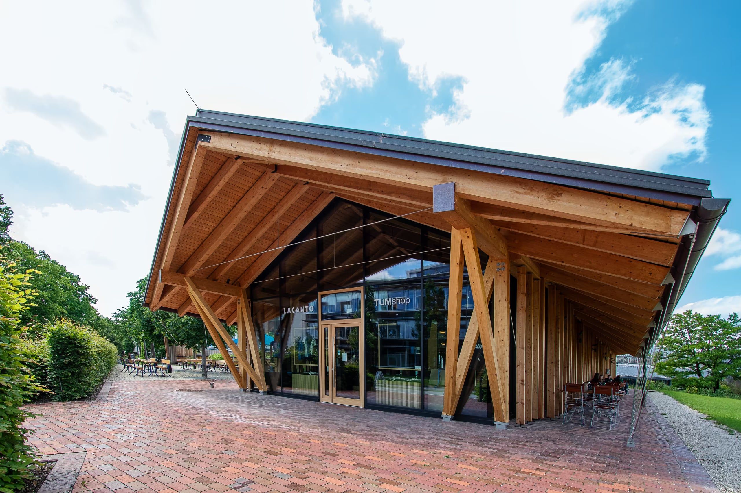 Der LACANTO-Pavillon neben dem TUM Shop auf dem Campus Weihenstephan